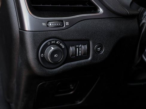 Used 2022 Jeep Cherokee Latitude Lux image 38