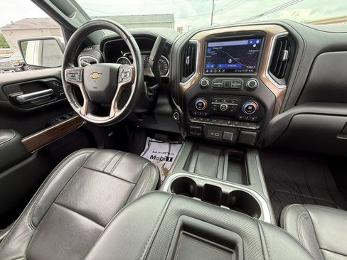 Used 2020 Chevrolet Silverado 1500 High Country w/ Technology Package AWD/4WD image 30