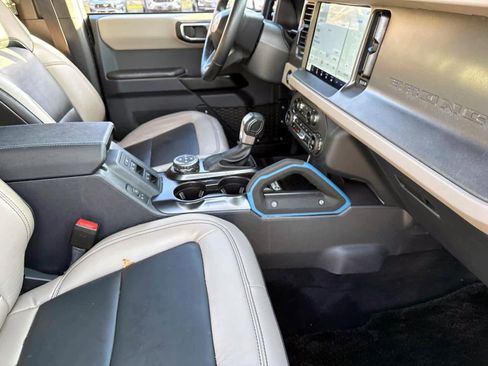 Used 2024 Ford Bronco Wildtrak image 9