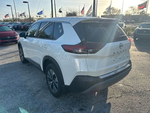 Certified 2022 Nissan Rogue SV image 8