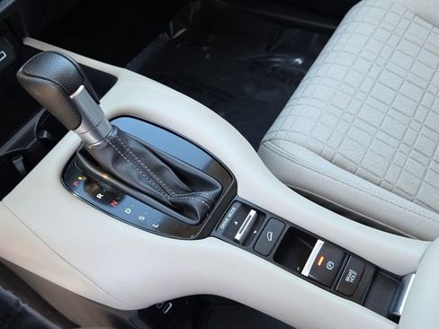 Used 2024 Honda HR-V LX image 12