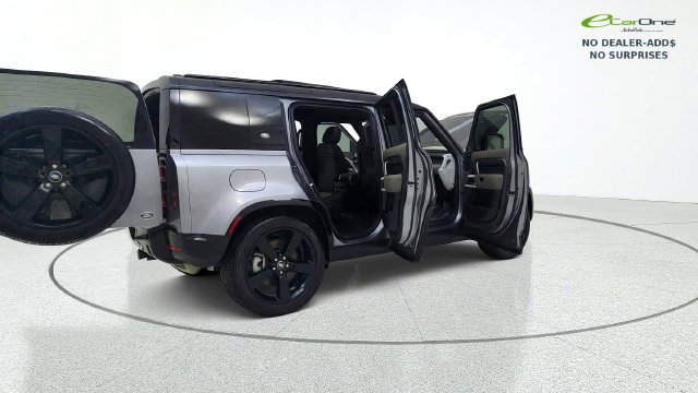 Used 2022 Land Rover Defender 110 X-Dynamic SE AWD/4WD image 18