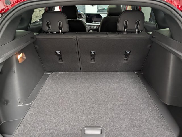 New 2026 Chevrolet Trax RS w/ Sunroof Package FWD image 14