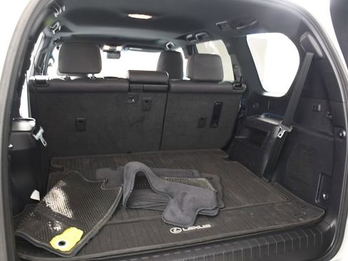 Used 2021 Lexus GX 460 Premium w/ Premium Package image 24