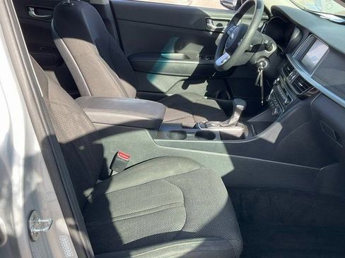 Used 2020 Kia Optima LX image 17