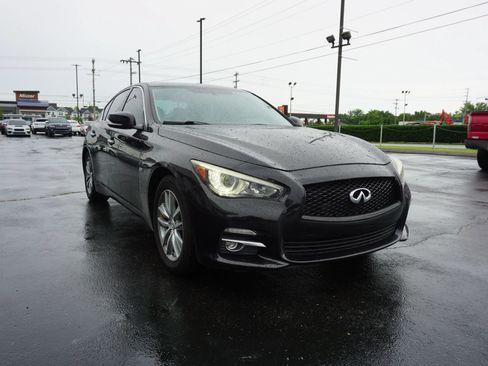 Used 2016 INFINITI Q50 3.0t Premium w/ Cargo Package RWD image 3