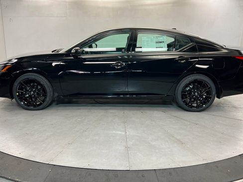 New 2026 Nissan Altima 2.5 SR w/ SR Midnight Edition Package FWD image 2