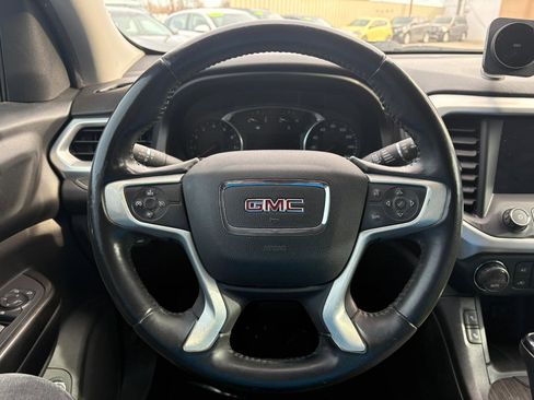 Used 2018 GMC Acadia SLT image 16