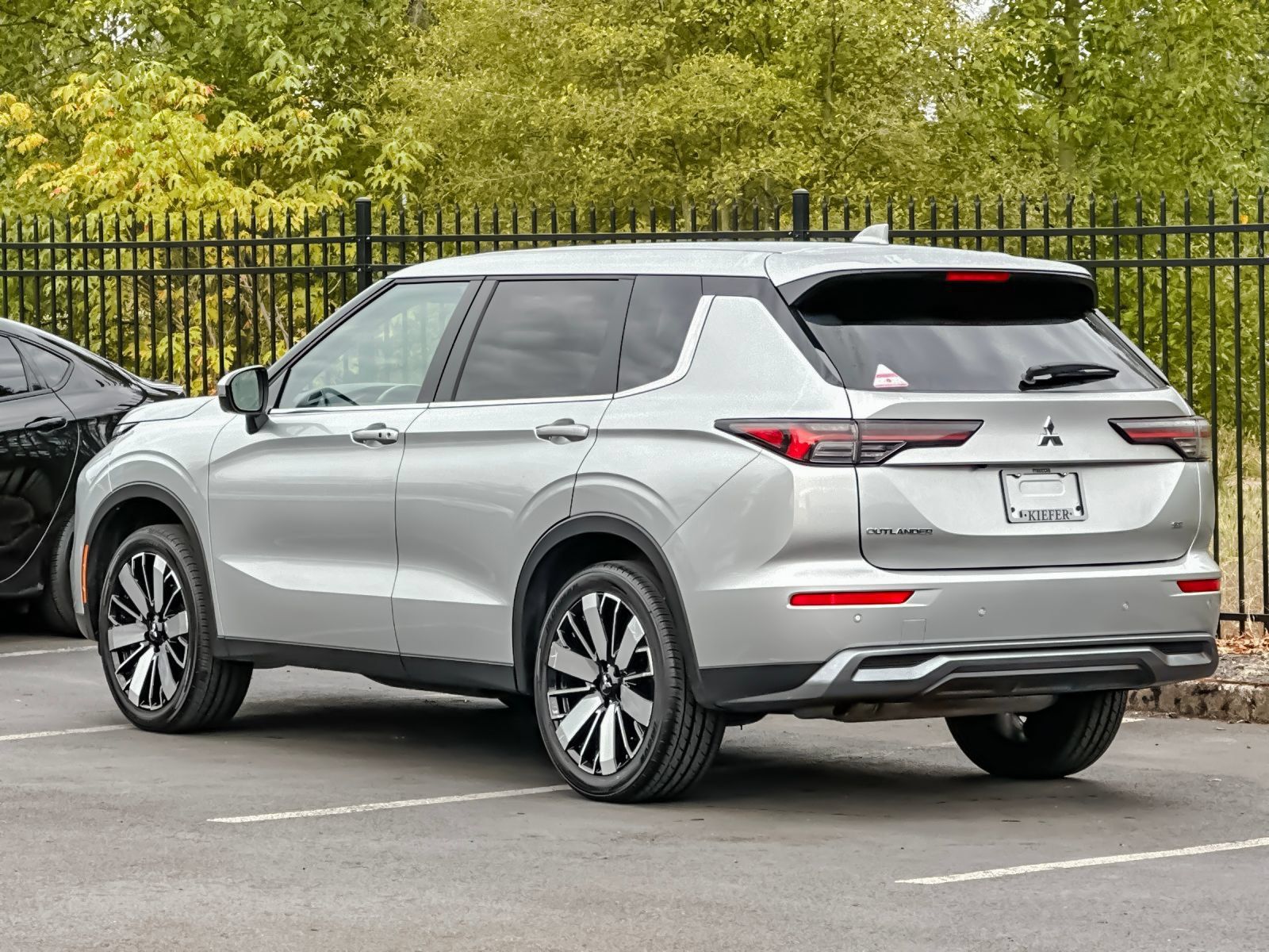 Used 2025 Mitsubishi Outlander SE FWD image 5