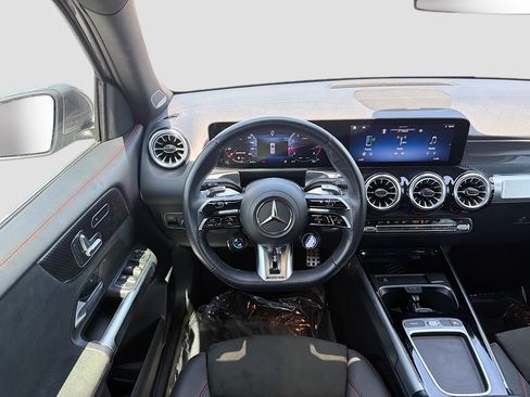 Used 2025 Mercedes-Benz GLB 35 AMG 4MATIC image 17