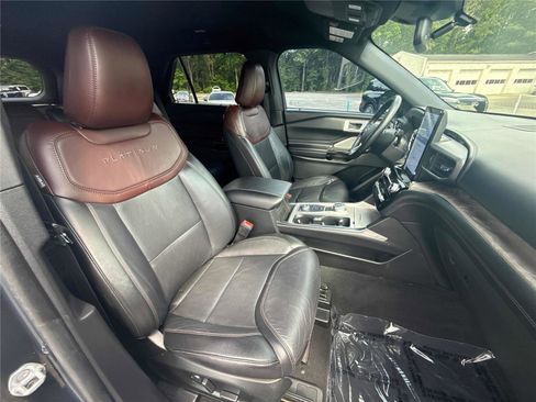 Used 2022 Ford Explorer Platinum w/ Technology Package AWD/4WD image 27