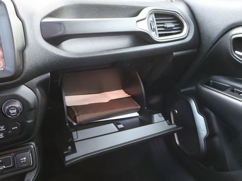 Used 2018 Jeep Renegade Limited w/ UConnect 8.4 Nav Group image 38