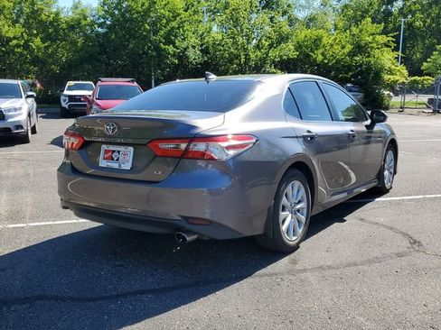 Used 2019 Toyota Camry LE FWD image 4