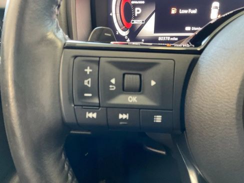 Used 2024 Nissan Rogue SL image 13