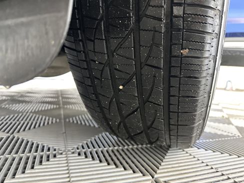 Used 2021 Ford Explorer XLT image 12