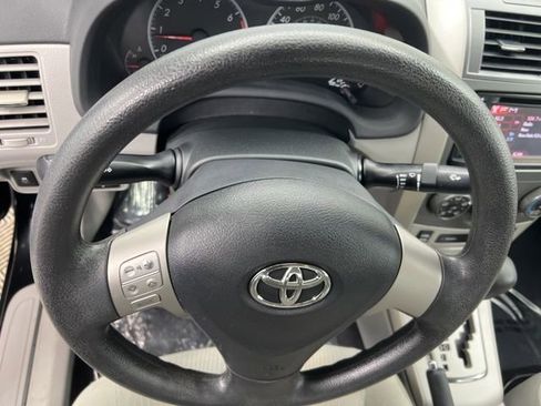 Used 2013 Toyota Corolla LE image 21