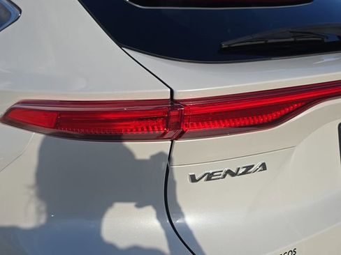 Used 2024 Toyota Venza Limited AWD/4WD image 36