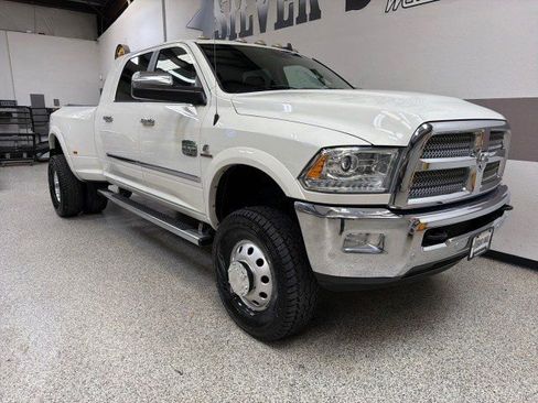 Used 2017 RAM 3500 Laramie Longhorn AWD/4WD image 32