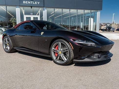 Used 2024 Ferrari Roma Spider image 19