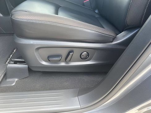 Used 2025 Nissan Pathfinder SL AWD/4WD image 13