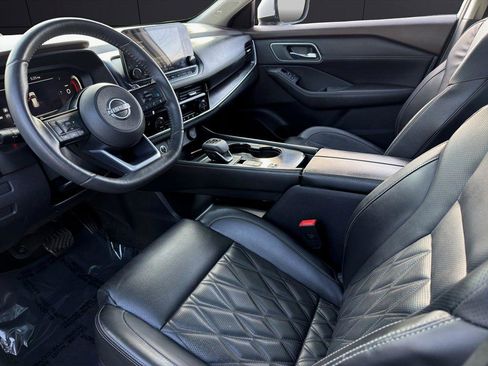 Used 2023 Nissan Rogue Platinum w/ Platinum Premium Package FWD image 12