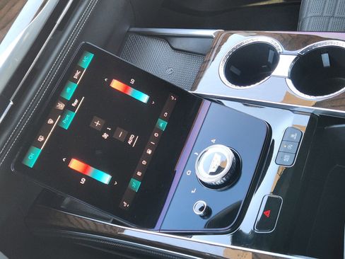 Certified 2025 Cadillac Escalade Sport Platinum image 18