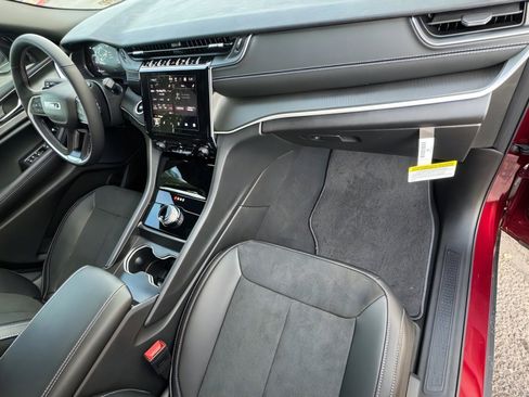 New 2025 Jeep Grand Cherokee Laredo RWD image 10