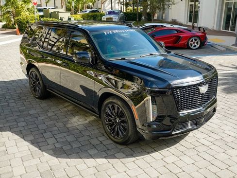 Used 2025 Cadillac Escalade Sport Platinum w/ LPO, ONYX Package image 39