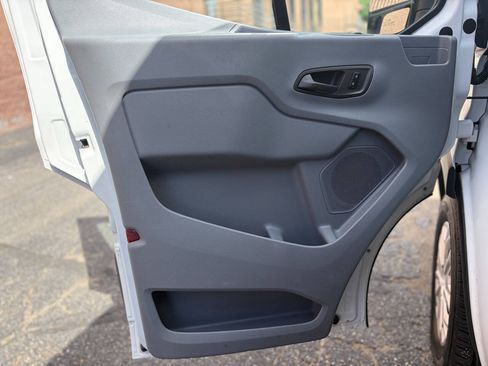 Used 2015 Ford Transit 150 XLT RWD image 11