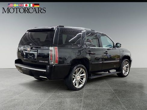 Used 2014 Cadillac Escalade Premium image 3