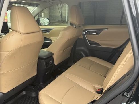 Used 2023 Toyota RAV4 XLE Premium image 34