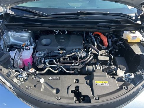 Used 2025 Toyota Sienna LE image 13