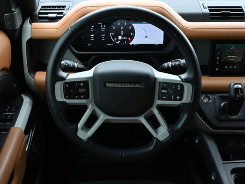 Used 2024 Land Rover Defender 110 X-Dynamic SE AWD/4WD image 9
