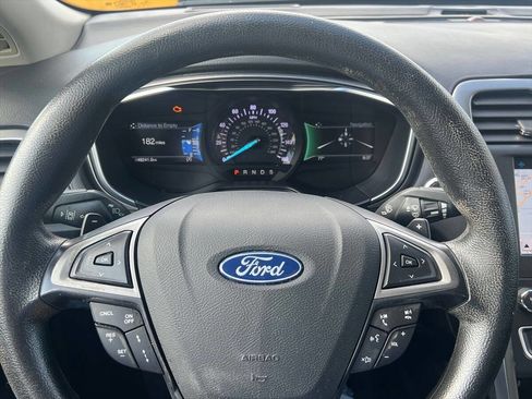 Used 2019 Ford Fusion SE image 11