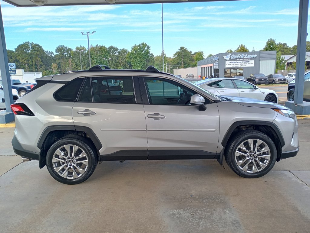 Used 2024 Toyota RAV4 XLE Premium FWD image 6