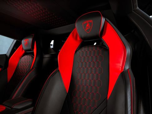 Used 2024 Lamborghini Revuelto AWD/4WD image 28