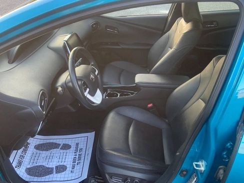 Used 2017 Toyota Prius Prime Advanced FWD image 7