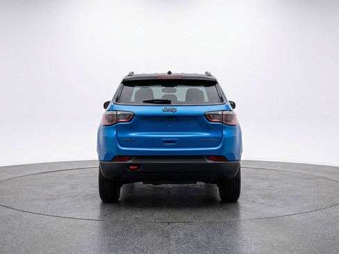 Used 2025 Jeep Compass Trailhawk AWD/4WD image 7