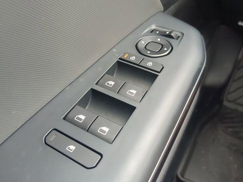 New 2025 Kia K4 LXS image 19