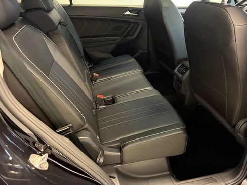 Certified 2023 Volkswagen Tiguan SE w/ Panoramic Sunroof Package FWD image 13