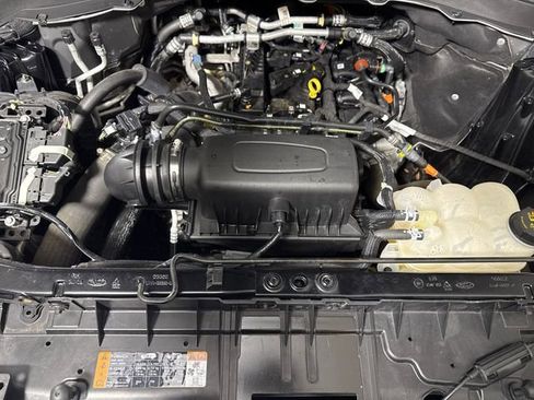 Used 2023 Ford Explorer XLT AWD/4WD image 42