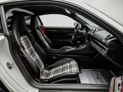 Used 2019 Porsche 718 Cayman GTS RWD image 54