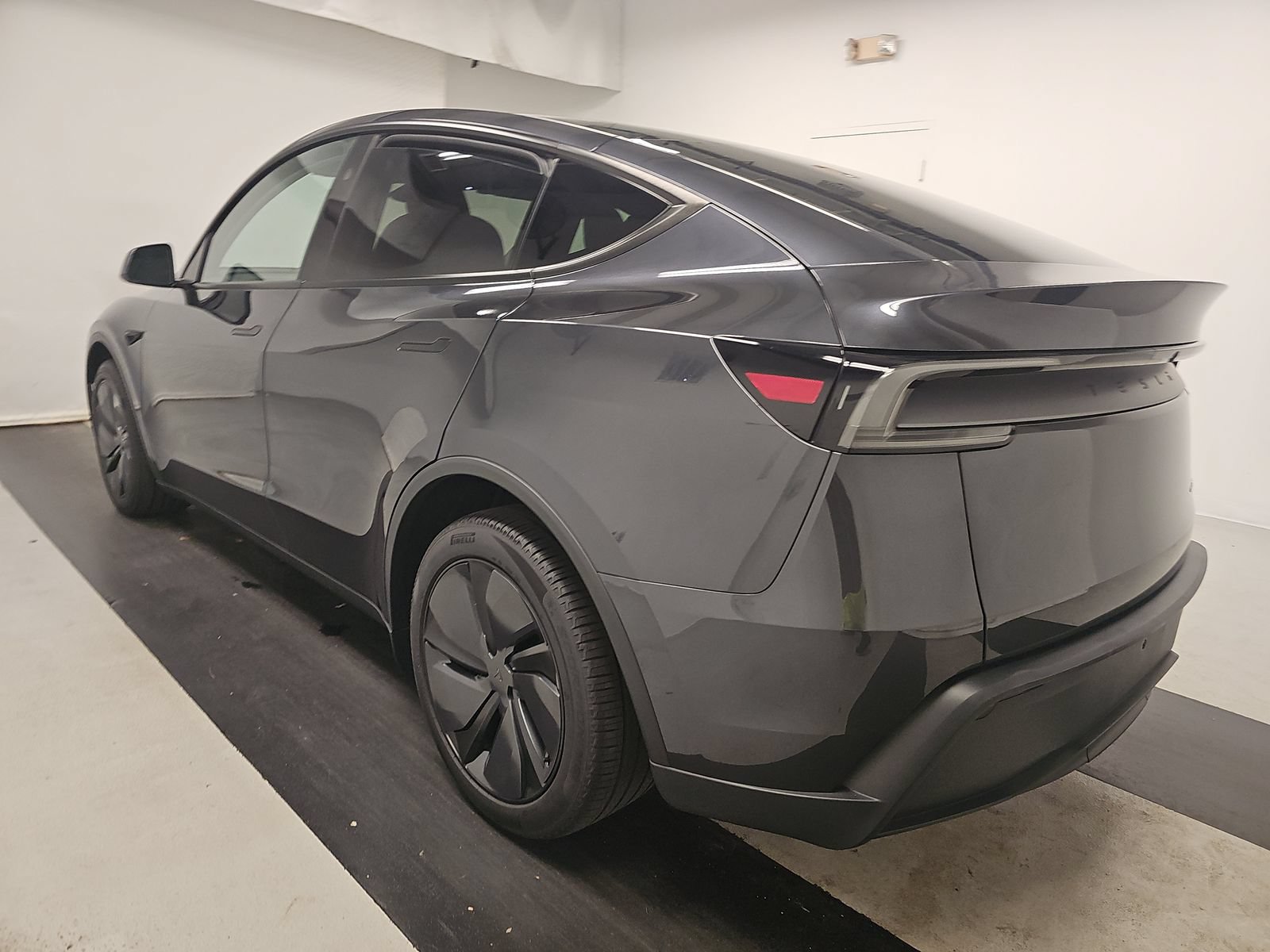 Used 2026 Tesla Model Y Long Range AWD/4WD image 6