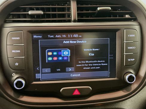 Used 2025 Kia Soul LX w/ LX Technology Package FWD image 22