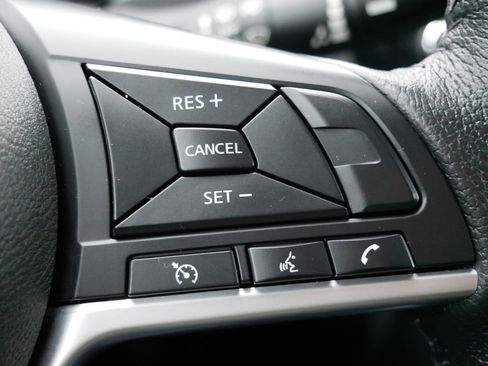 Used 2019 Nissan Rogue SV image 28