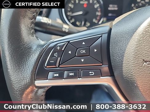 Used 2018 Nissan Rogue SV AWD/4WD image 19