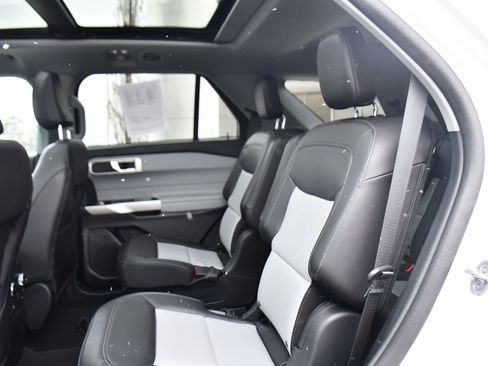 Used 2023 Ford Explorer XLT w/ Equipment Group 202A image 23