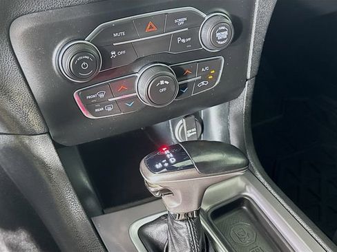 Used 2020 Dodge Charger SXT image 20