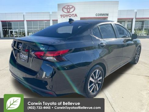 Used 2022 Nissan Versa SV FWD image 5