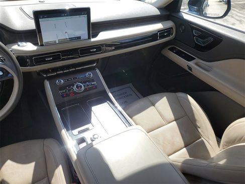 Used 2020 Lincoln Aviator Reserve image 17